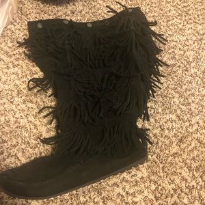 Black Minnetonka boots